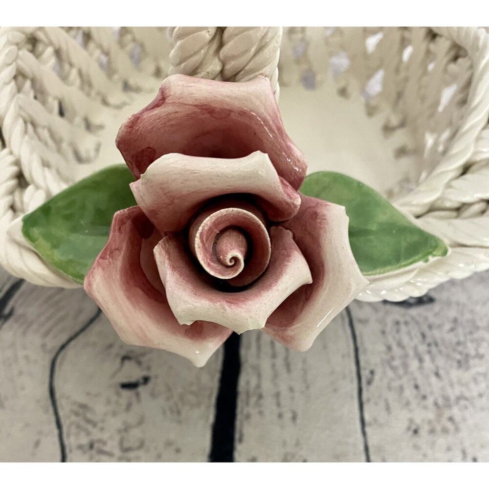 Capodimonte Porcelain Weaved Basket With Handle And Roses Made In Italy - Picture 5 of 7